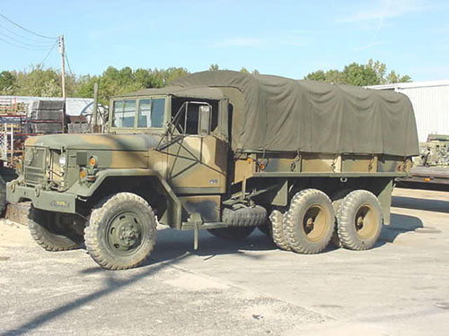 Camion militaire M35 télécommandé - 1/16
